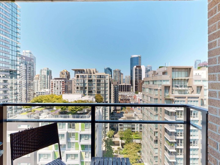 Photo 26 at 1904 - 1088 Richards Street, Yaletown, Vancouver West