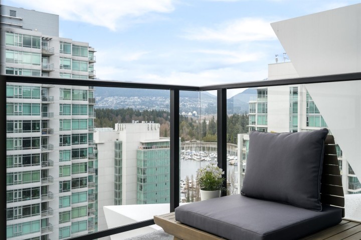 Photo 2 at 2105 - 620 Cardero Street, Coal Harbour, Vancouver West