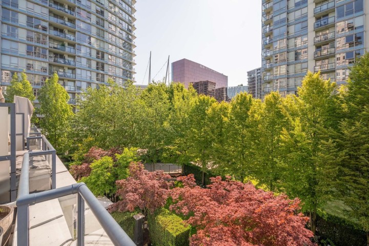 Photo 31 at 970 Beatty Street, Yaletown, Vancouver West