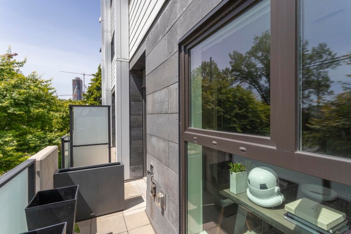 Photo 3 at 145 W 41st Avenue, Cambie, Vancouver West