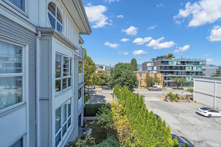 Photo 9 at 306 - 1858 W 5th Avenue, Kitsilano, Vancouver West