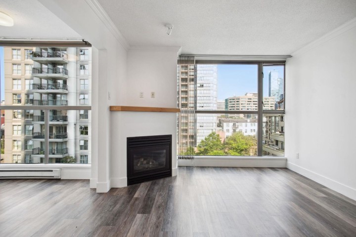 Photo 8 at 807 - 928 Richards Street, Yaletown, Vancouver West