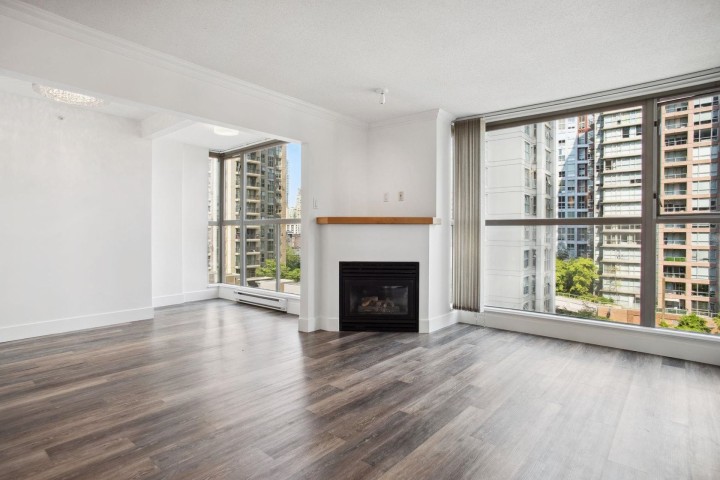 Photo 12 at 807 - 928 Richards Street, Yaletown, Vancouver West