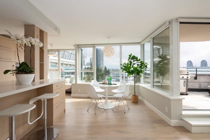 Photo 14 at 802 - 33 Smithe Street, Yaletown, Vancouver West