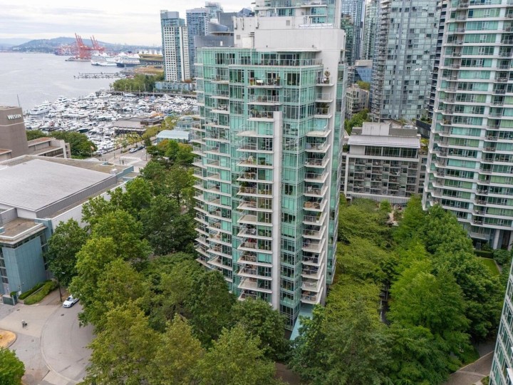 Photo 24 at 601 - 1650 Bayshore Drive, Coal Harbour, Vancouver West