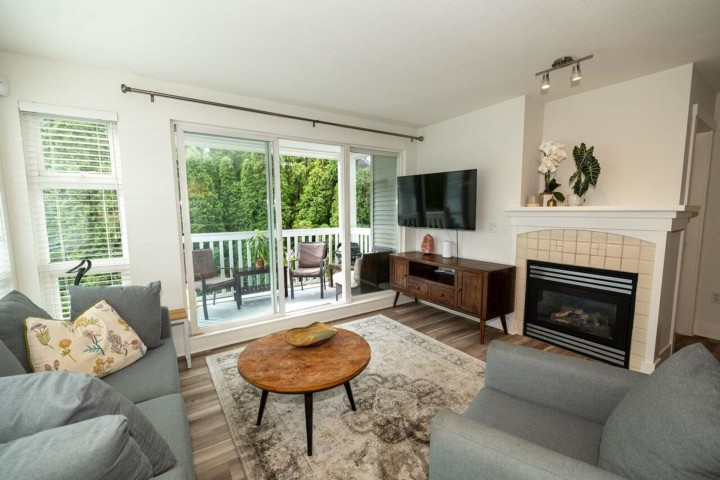 Photo 1 at 308 - 1858 W 5th Avenue, Kitsilano, Vancouver West